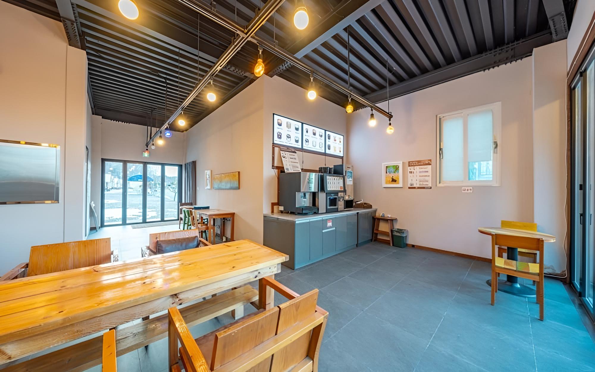 Yangyang The Grand Blue Glamping view 2