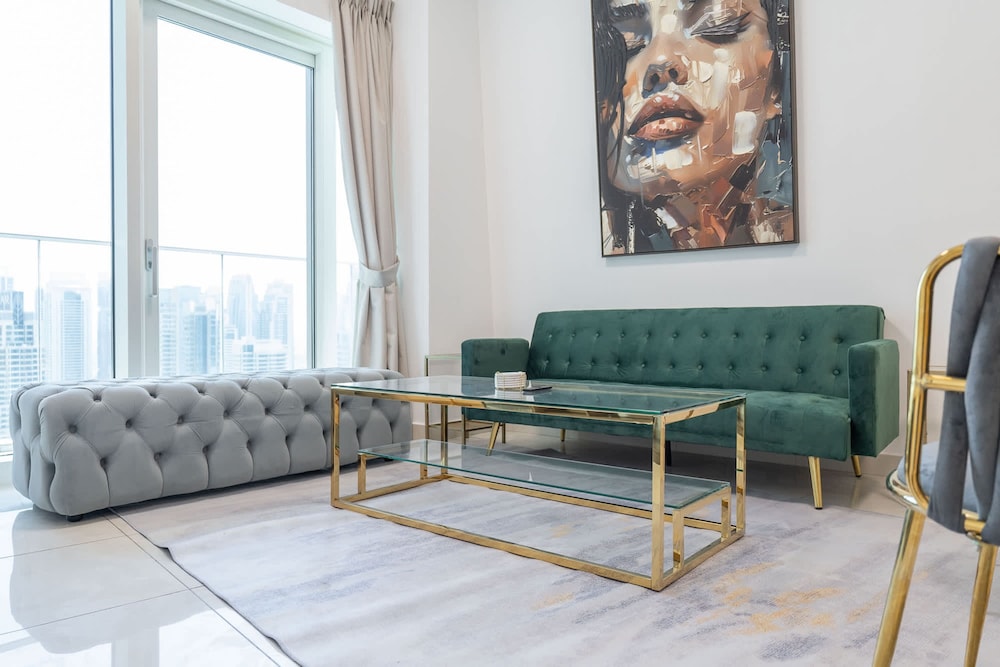 Marina Views and a 3 Bedroom Apartment in Dubai Marina
