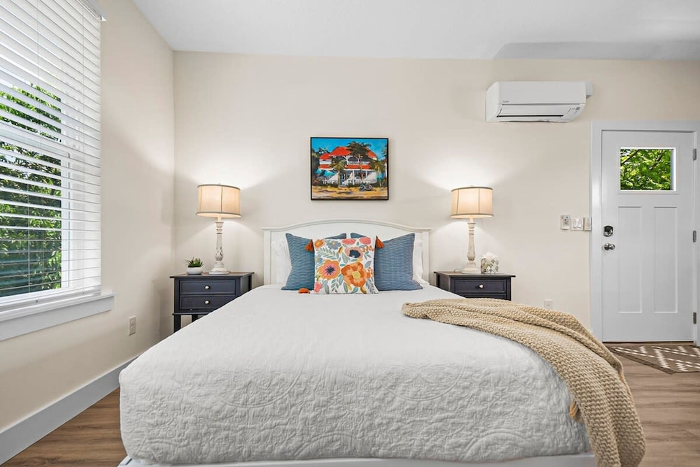 Downtown St Augustine Apt Smart TV Pack N Play