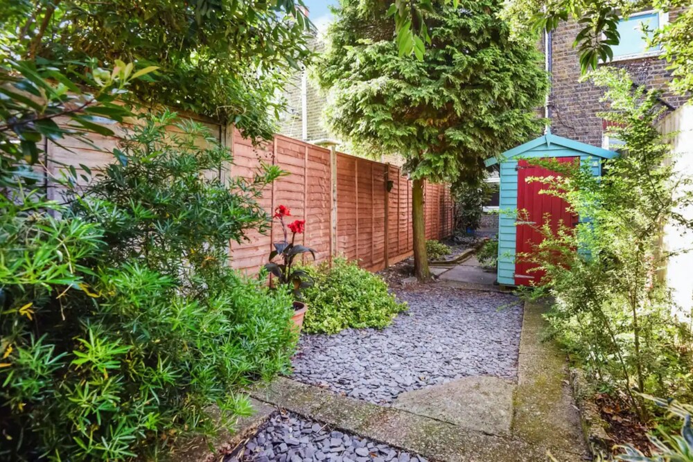 Stylish & Quirky 1BD Flat - Tooting