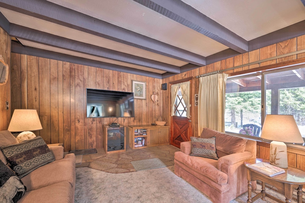 Mccall Rustic Retreat - Walk to Payette Lake!
