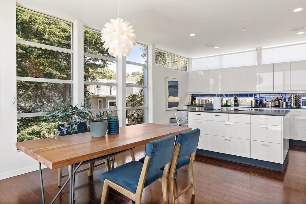 @ Marbella Lane - Cozy and Eccentric Design Home