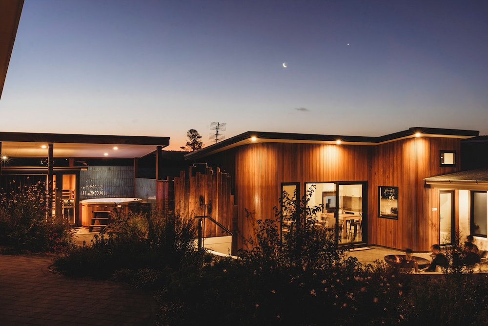 Hollyberry House