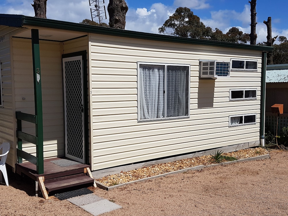 Lakes Caravilla Caravan Park
