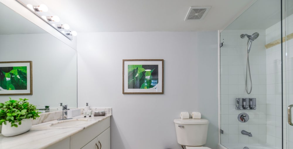 Brickell city View Condo with Pool