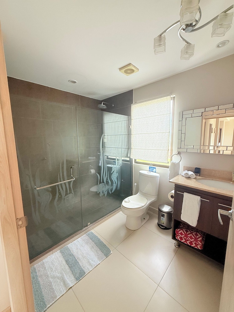 Jaco Bay 8th Floor Unit