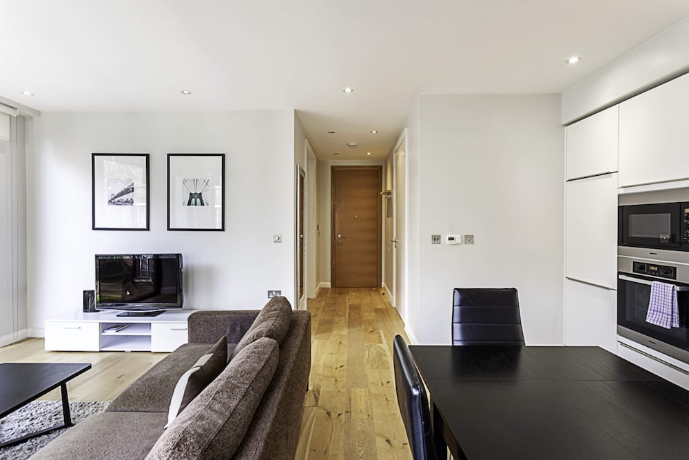 Wonderful Holborn Apartment