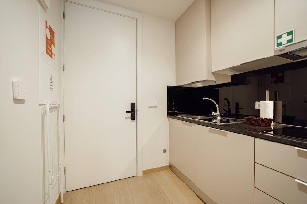 Carmo Residence Porto - S Helena by Vacationy