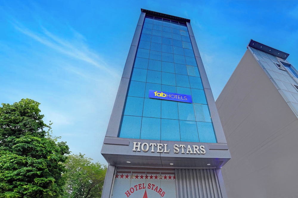 Fabhotel Stars