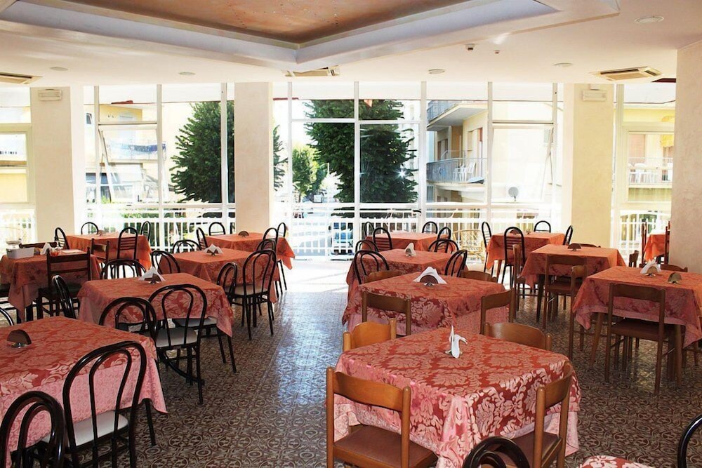 HOTEL FELLINI