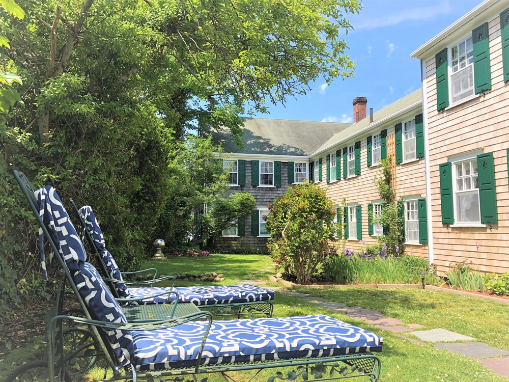 The Barnacle Inn