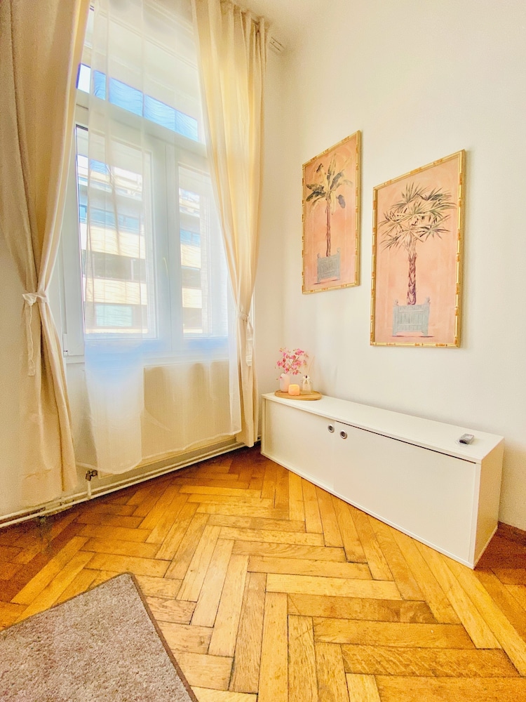 Cozy 2BR Apartment Near Westbahnhof