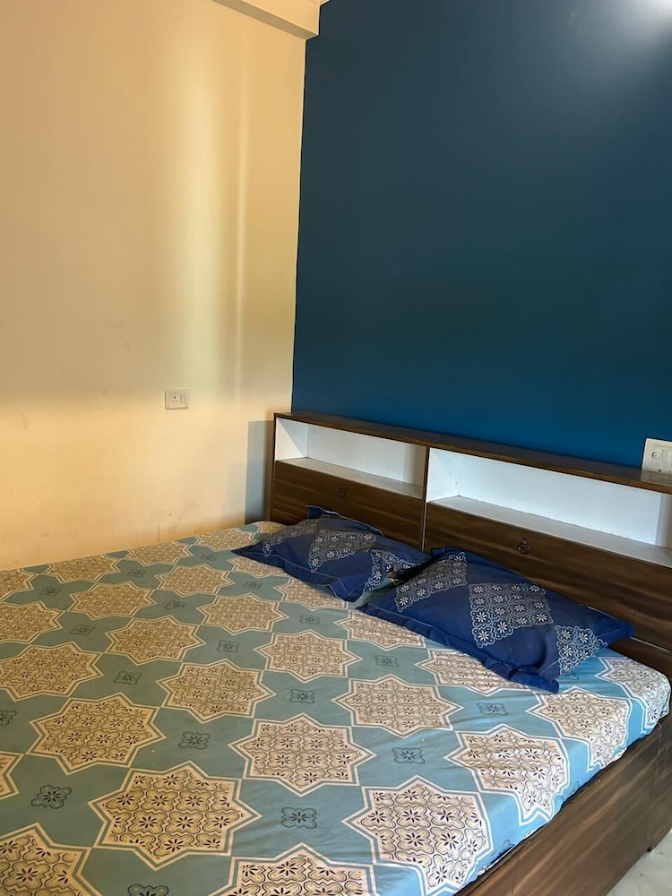 Hotel Lush by Ravindra