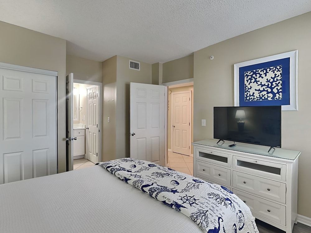 Emerald Key #602 by Southern Vacation Rentals