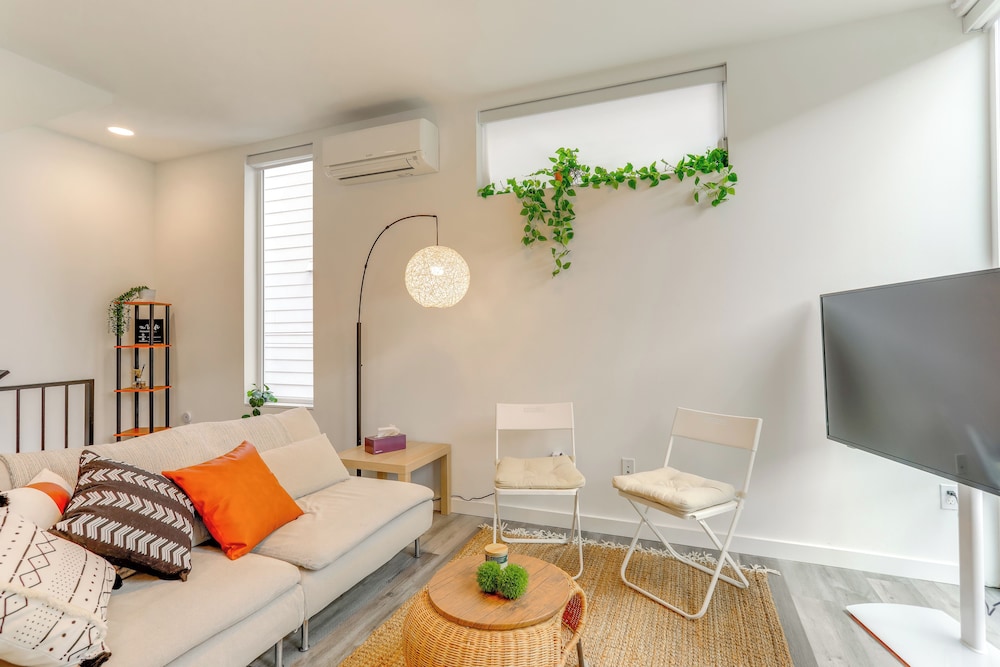 5 Mi to Dtwn: Pet-friendly Townhome in Seattle!