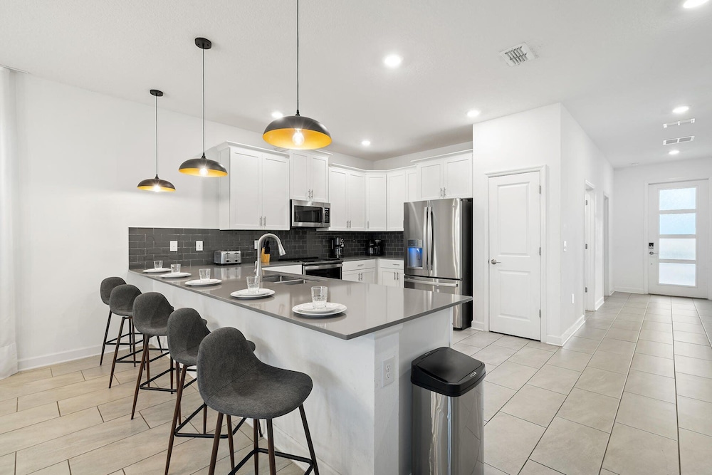 9290 Sommerset Hills Drive