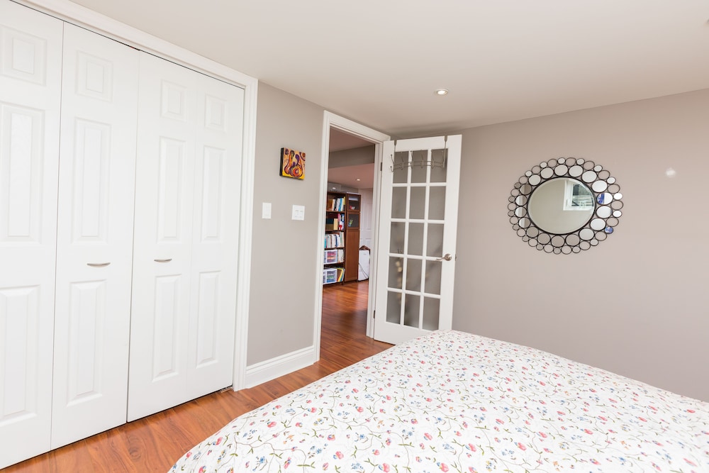 Applewood Suites - Sherway Gardens - Image 2