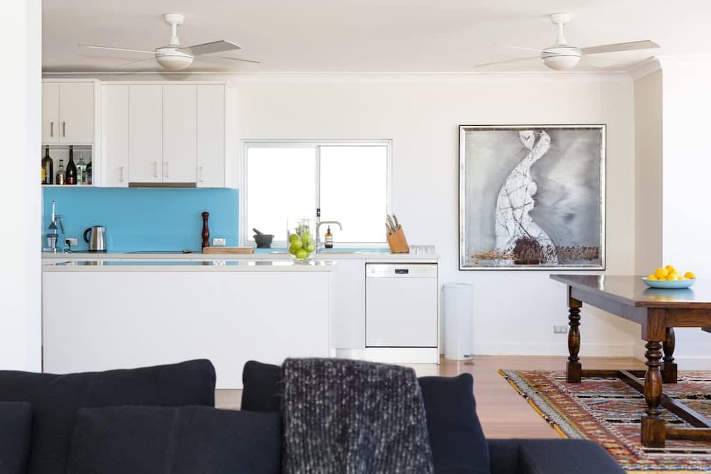 Ocean View Luxury 3 Bedroom Home With Balcony