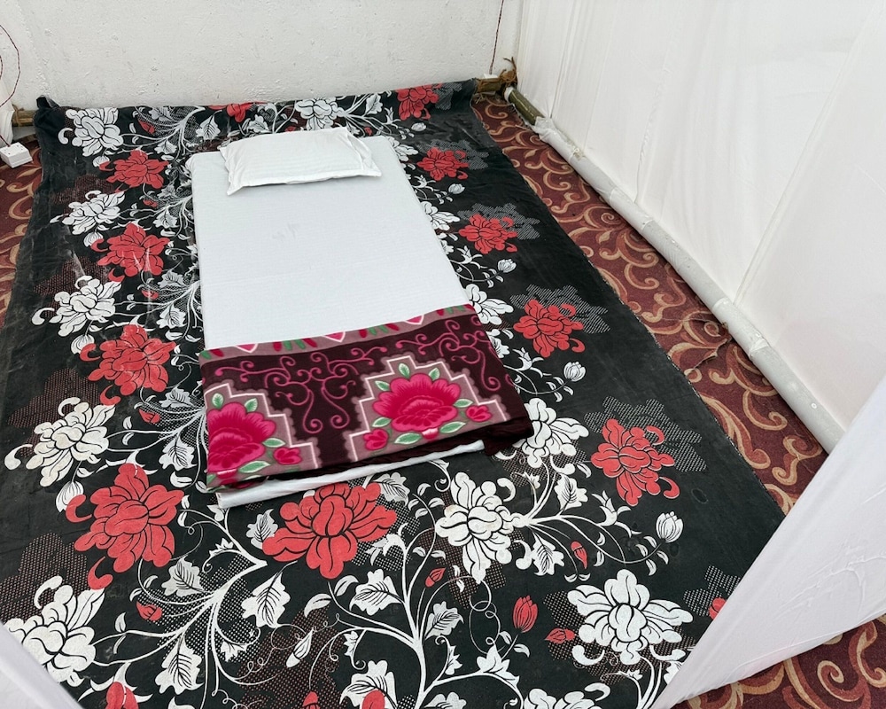 Arail Tent City Kumbh Cottage