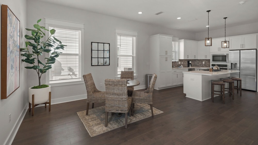 Stunning Inlet Beach Home 1/2 Mile to Beach - Close to Dining + Shopping view 5