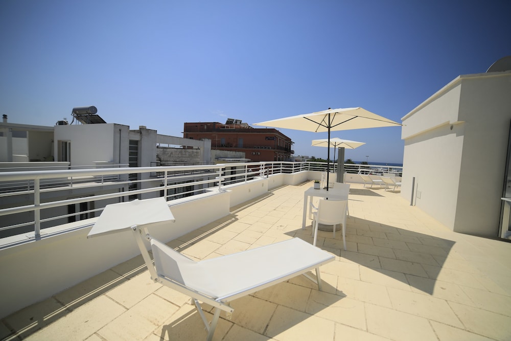 Riviera Luxury Rooms