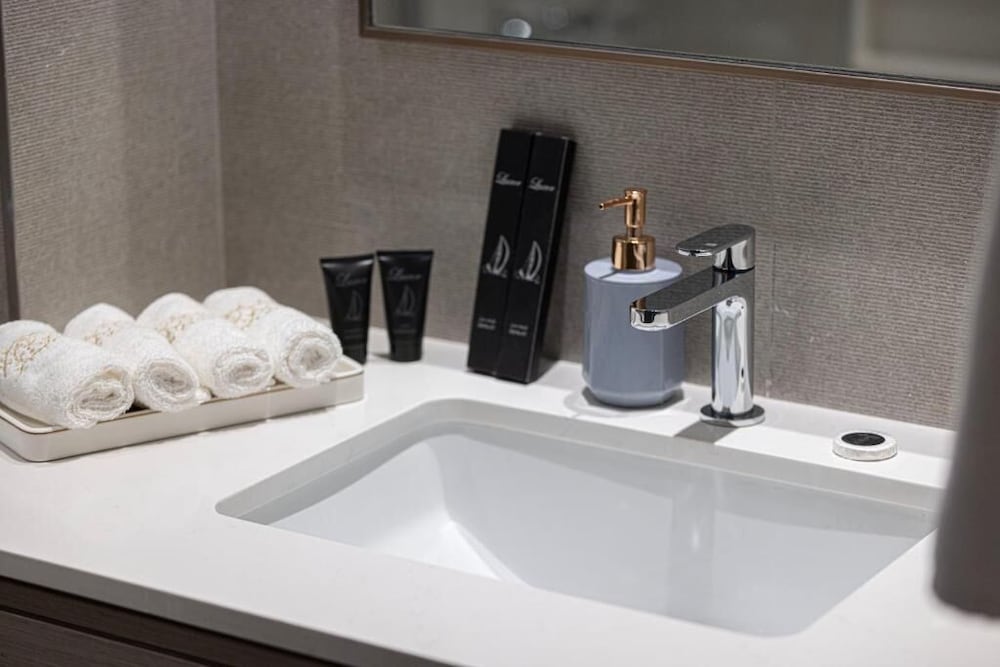 Roomszy Grande Residences Downtown Dubai