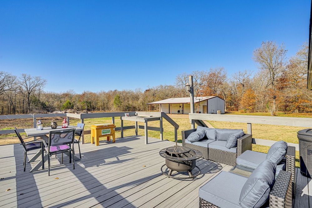 Large Yard, Fire Pit & Games: Grandview Haven!