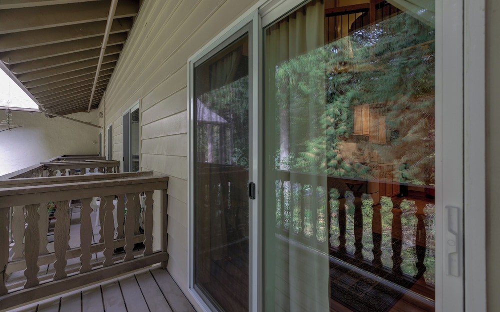 Mt Baker Lodging Condo - Perfect for Smaller Families on the Go