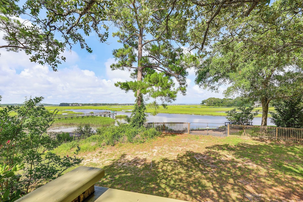 Amazing Views! One More Day Escape on Oak Island
