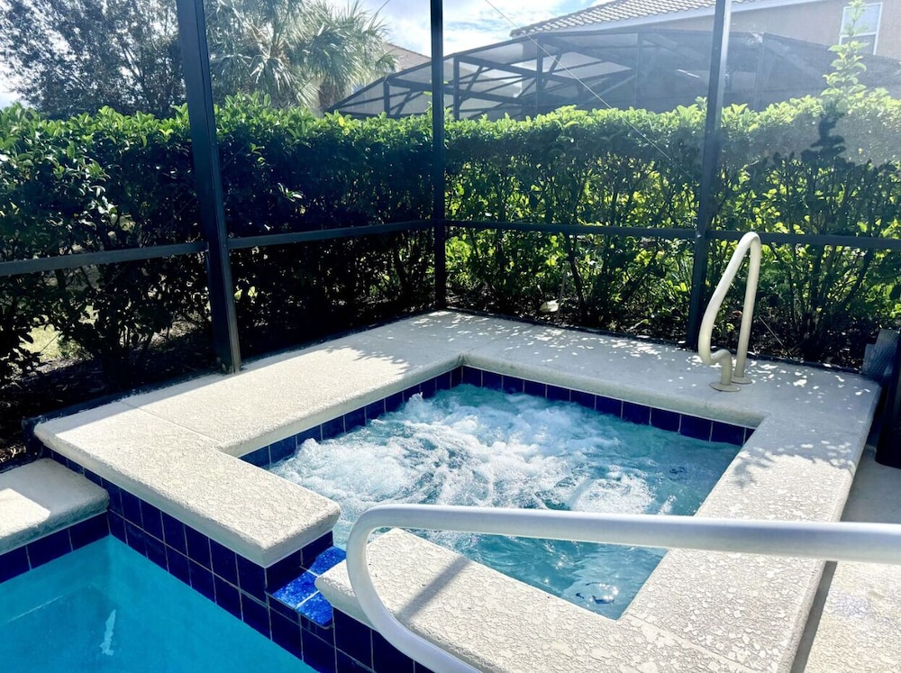 Solterra 6Br Retreat W/ Lazy River & Water Slide
