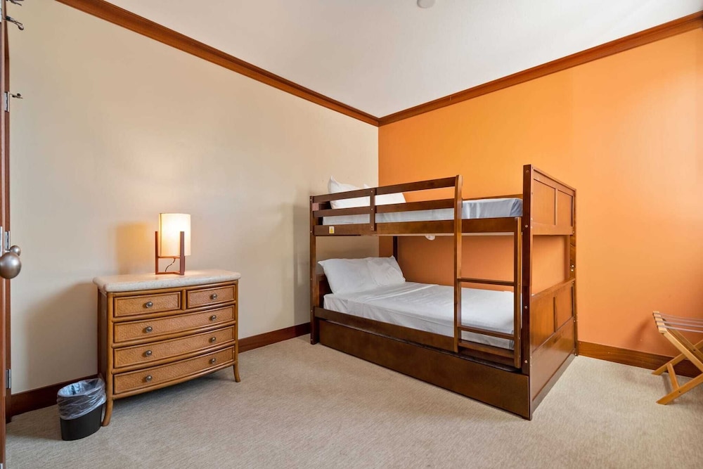 Beachfront Condo at Beach Villas at Ko Olina Hale Hoaloha by Avantstay