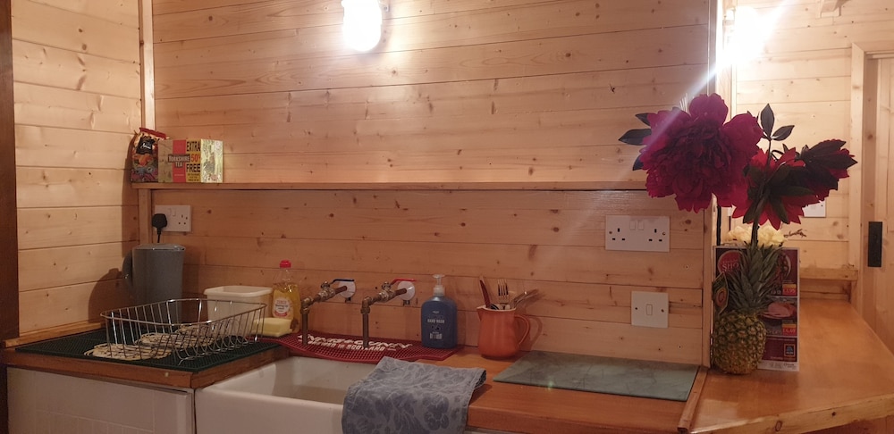 The Oxford Cabin, Captivating, Customisable & Cosy view 5
