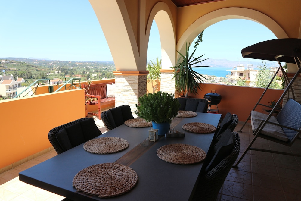 Orsalia Luxury Suites