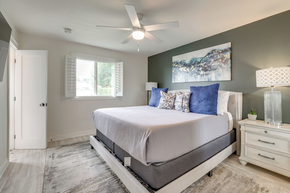 3 Mi to Old Town: Modern Oasis in Scottsdale!