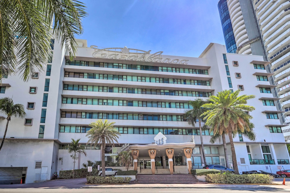 Oceanfront Miami Beach Studio w/ Beach Access view 5