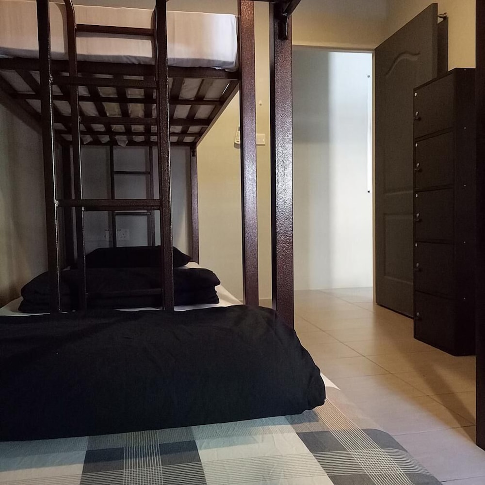 HOOD - Hostel