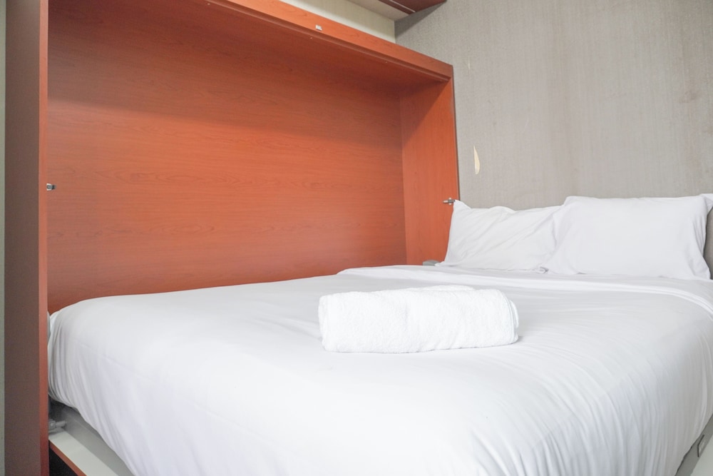 2Br Green Pramuka City Apartment Near Shopping Center