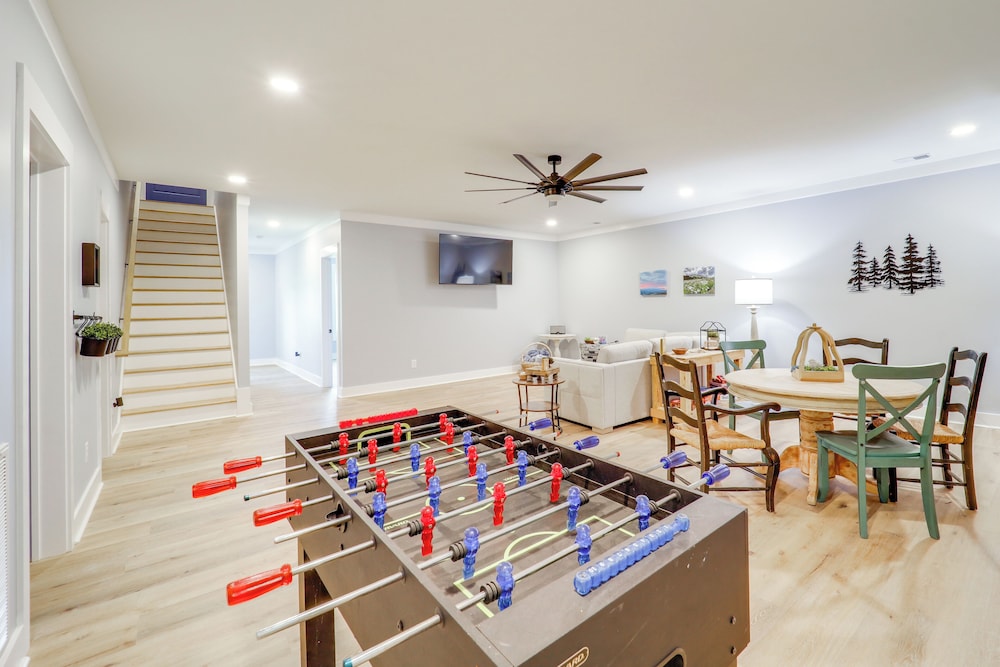 Newly Built Home w/ Panoramic Views in Jefferson!