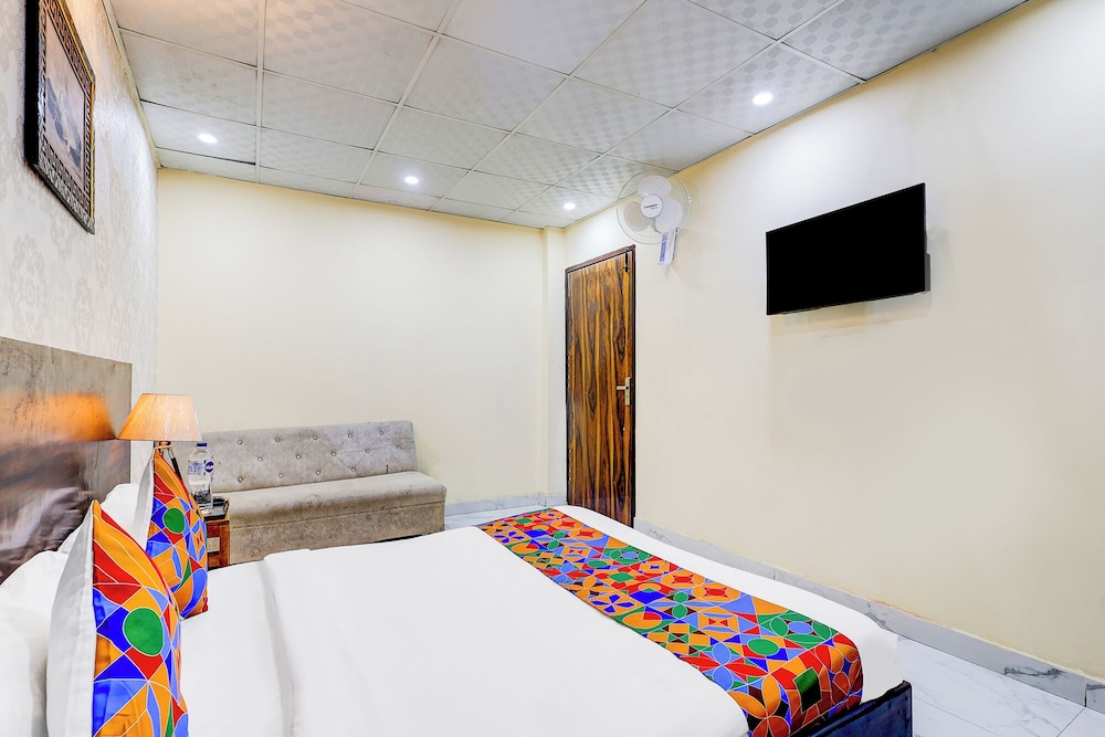 Fabhotel The Galaxy