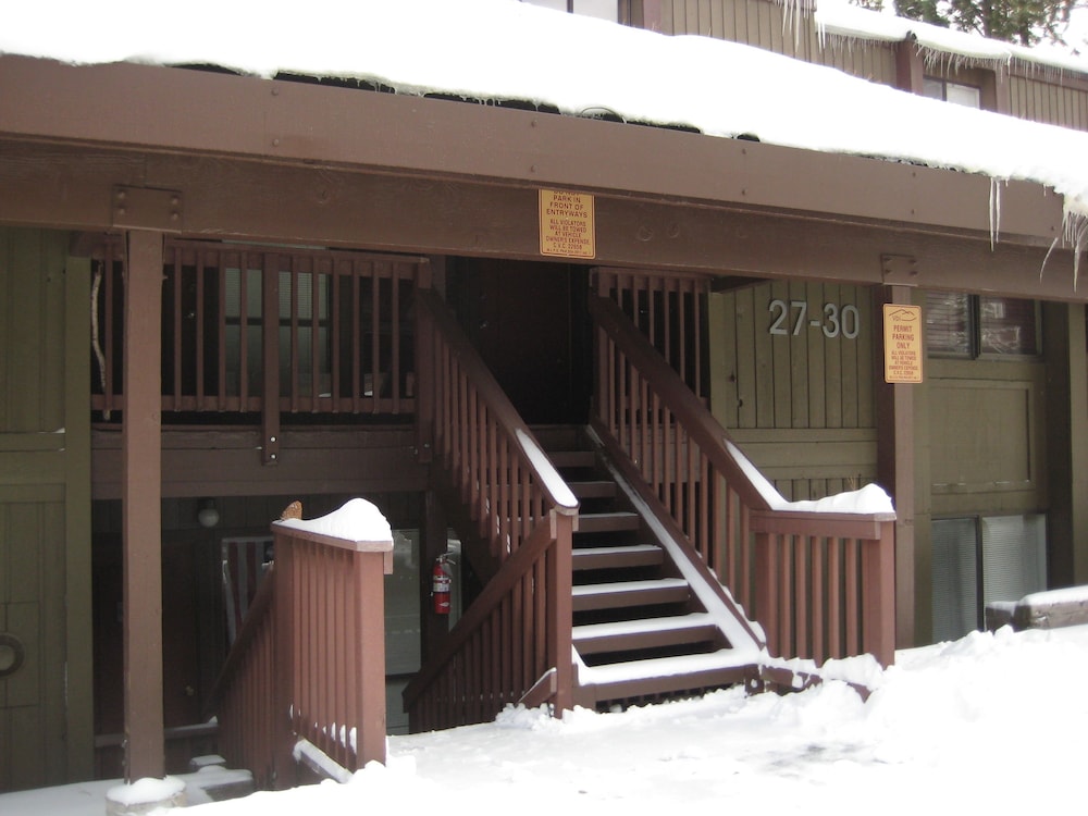 Val d'Isere by Mammoth Reservation Bureau