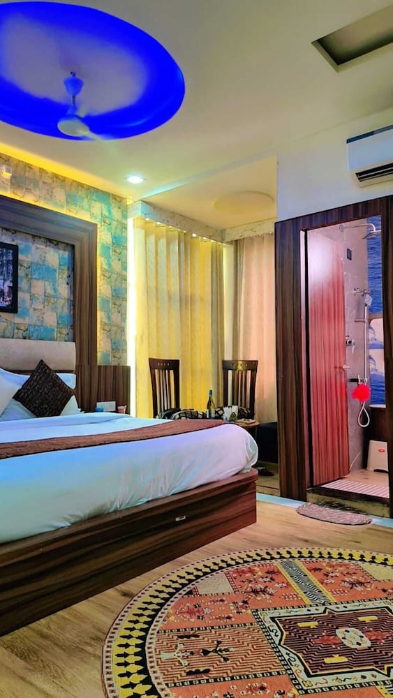 HOTEL SRG INN