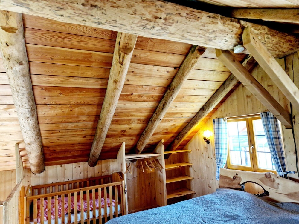Nice Chalet in Klagenfurt With hot tub