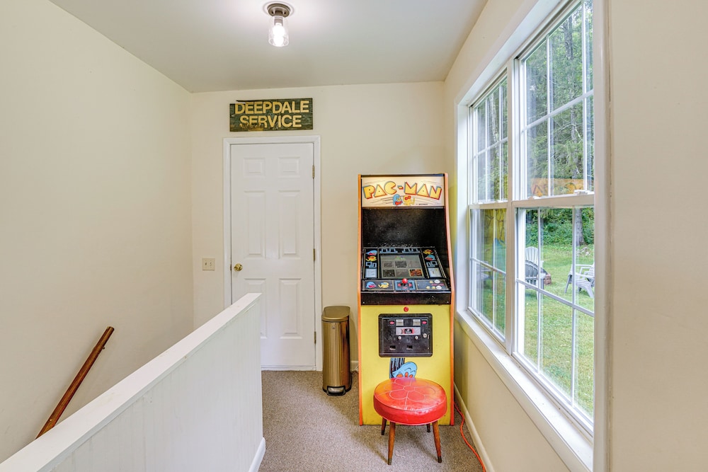 Games & Outdoor Entertainment: Upstate Family Home