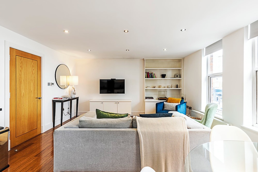 Stylish One Bedroom Apartment