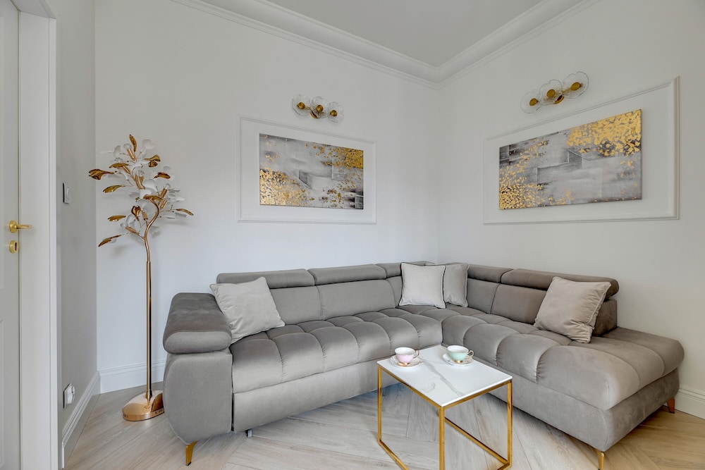 Lion Apartments - The Palace premium apartment with Old City & River View