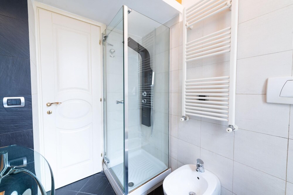 Casa Aosta in Rome With 1 Bedrooms and 1 Bathrooms