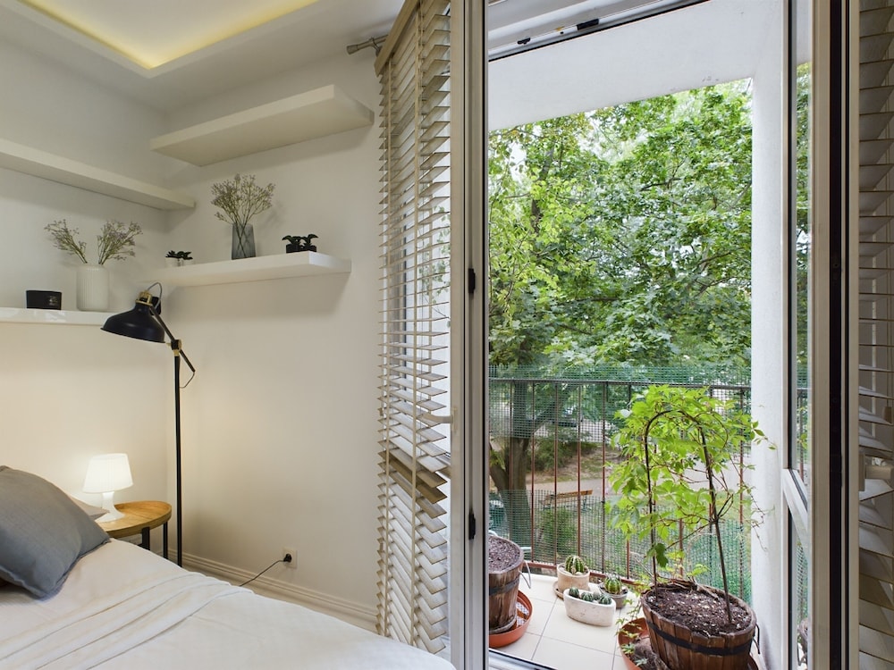 Cosy Studio for 2 by Renters view 5