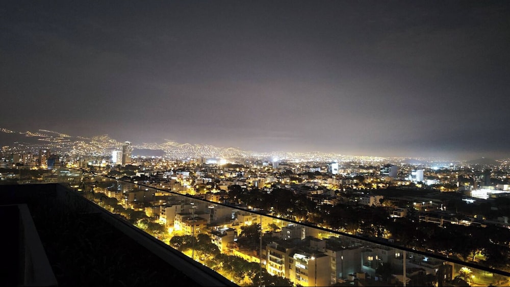 Relax and Work at Miraflores
