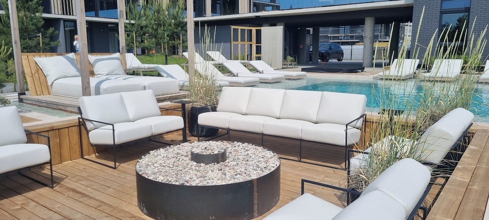 Kunigiskes Apt- Sleeps 4 - Pool & Hot Tub