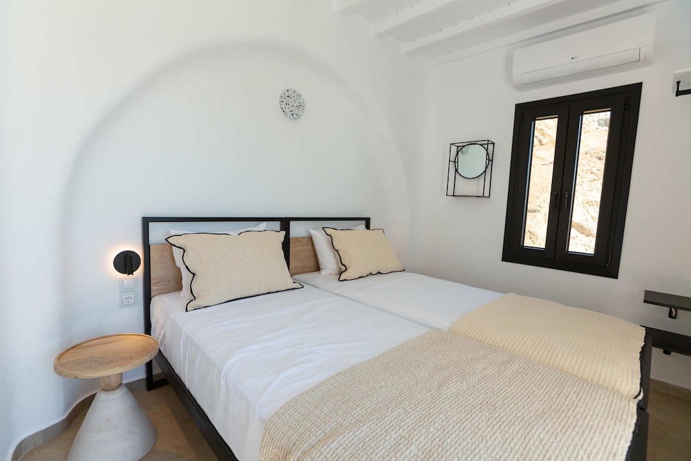 Apellon Mykonos Luxury Seaview Retreat